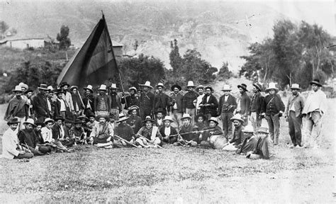 A Batalha de Palonegro: Um marco da luta contra o federalismo espanhol na Colômbia, liderada pelo general Camilo Torres Tenorio.